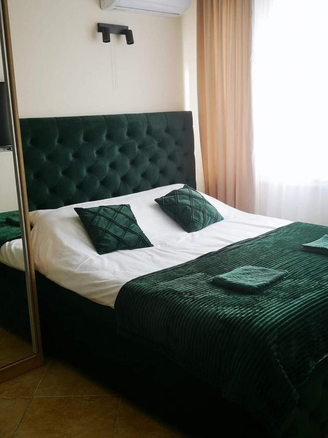 Riviera Deluxe Apartments Vlorë Exterior foto